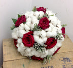 Buchet cununie trandafiri rosii si brunia