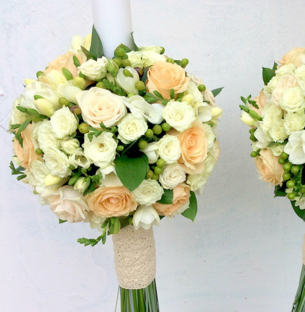 Lumanari cununie cu trandafiri, hypericum si frezii