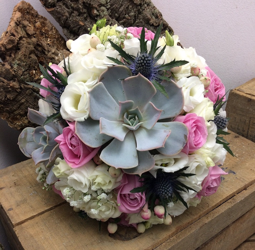 Buchet cununie plante suculente si trandafiri - livrare Bucuresti!