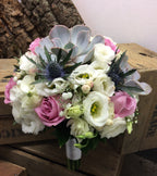 Buchet cununie plante suculente si trandafiri - livrare Bucuresti!