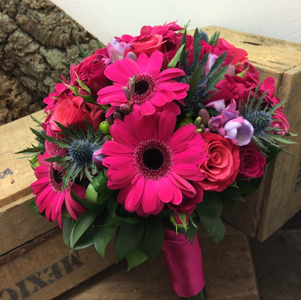 Buchet cununie minirose si gerbera ciclam