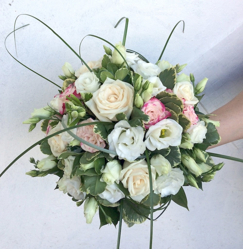 Buchet cununie civila trandafiri crem si verdeata - cel mai bun pret, cu livrare in Bucuresti!