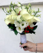 Buchet cununie cale albe si lisianthus