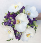 Buchet cununie lisianthus mov si orhidee