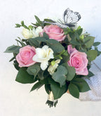 Buchet cununie civila trandafiri roz si frezii albe - livrare Bucuresti si Ilfov