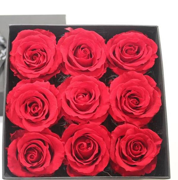 Trandafiri criogenati rosii in cutie