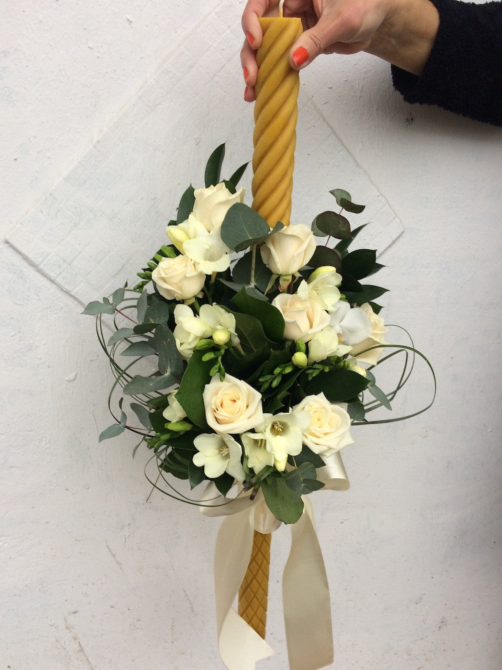 Lumanare botez trandafiri crem si frezii pentru fetite sau baieti