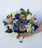 Buchet de mireasa delphinium albastru