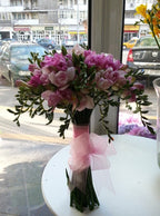 Buchet de mireasa din 49 frezii roz