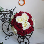 Buchet mireasa trandafiri rosii si albi