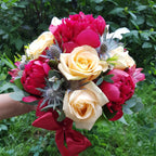 Buchet mireasa bujori si trandafiri