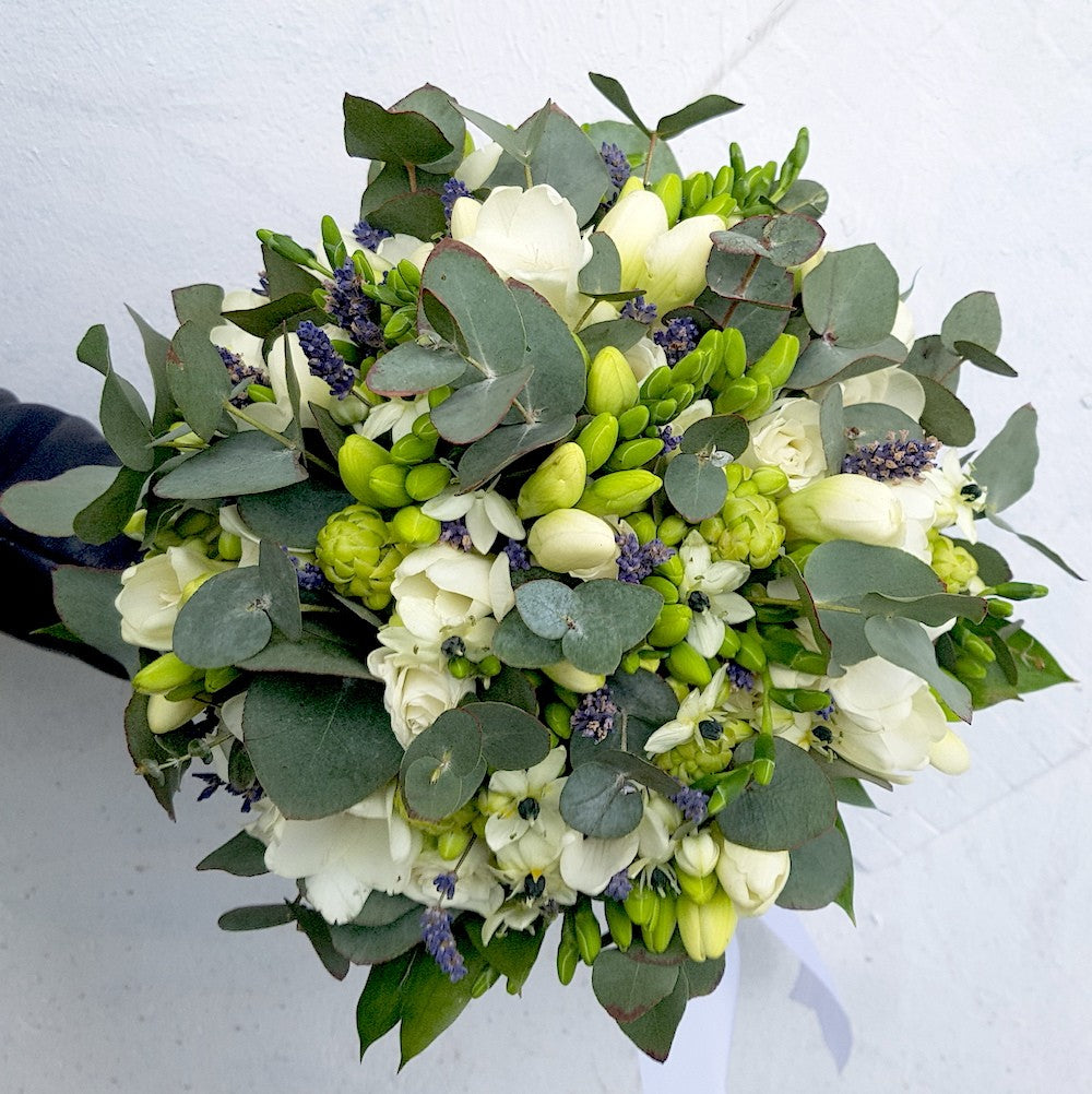 Buchet mireasa frezii si ornithogalum