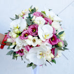 Buchet mireasa lisianthus si orhidee phalaenopsis