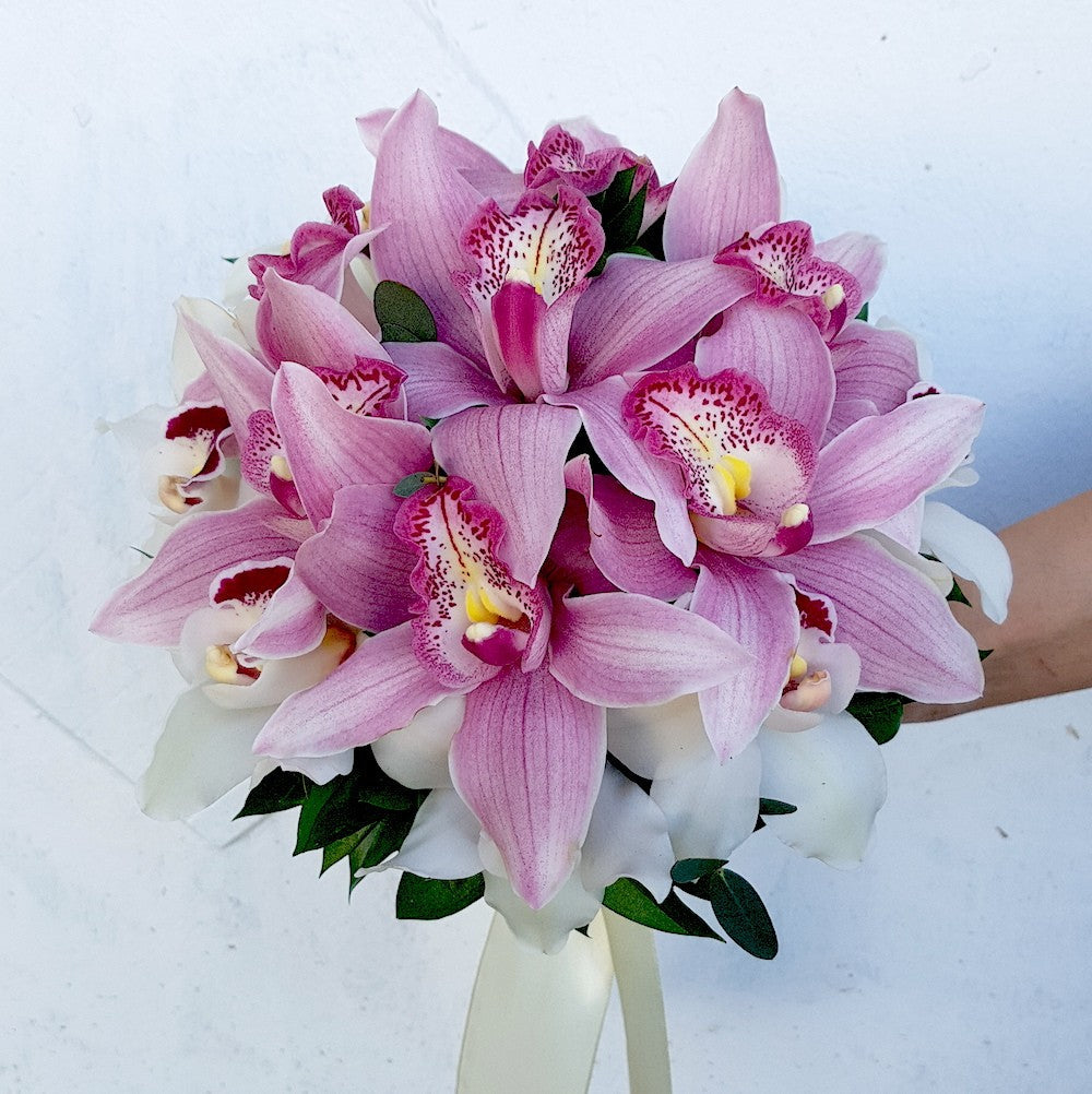 Buchet cununie orhidee cymbidium alba si roz