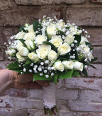 Buchet de cununie cu minirose si floarea miresei