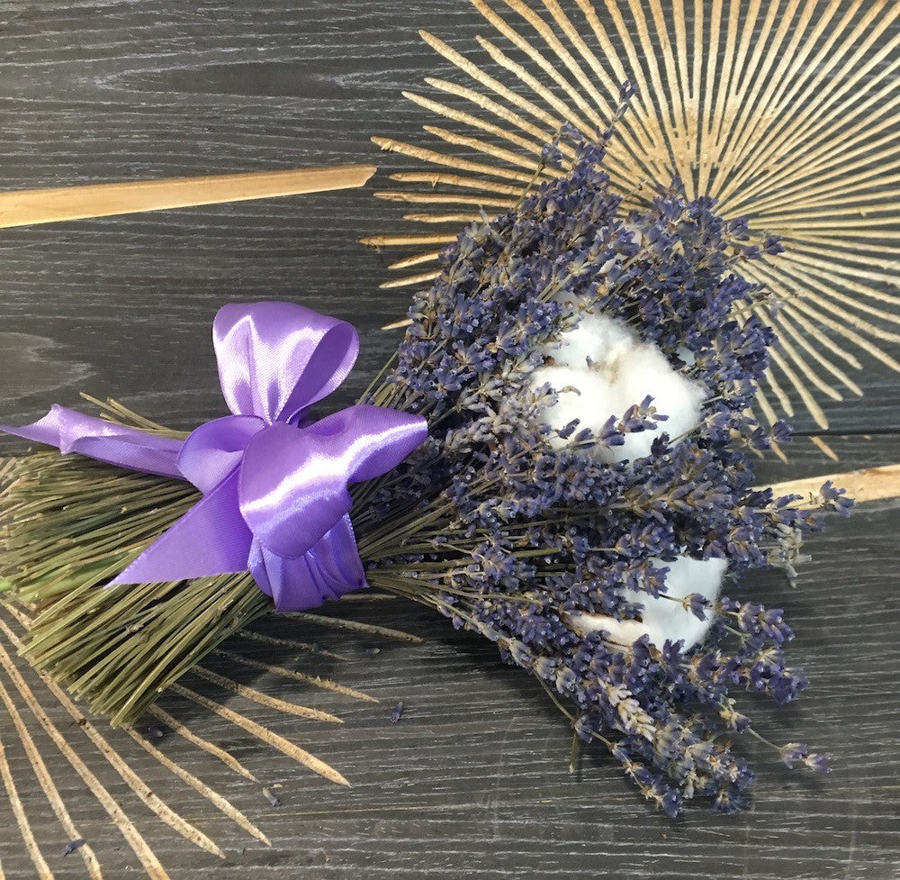 Buchet special din lavanda si flori de bumbac, pret special online!