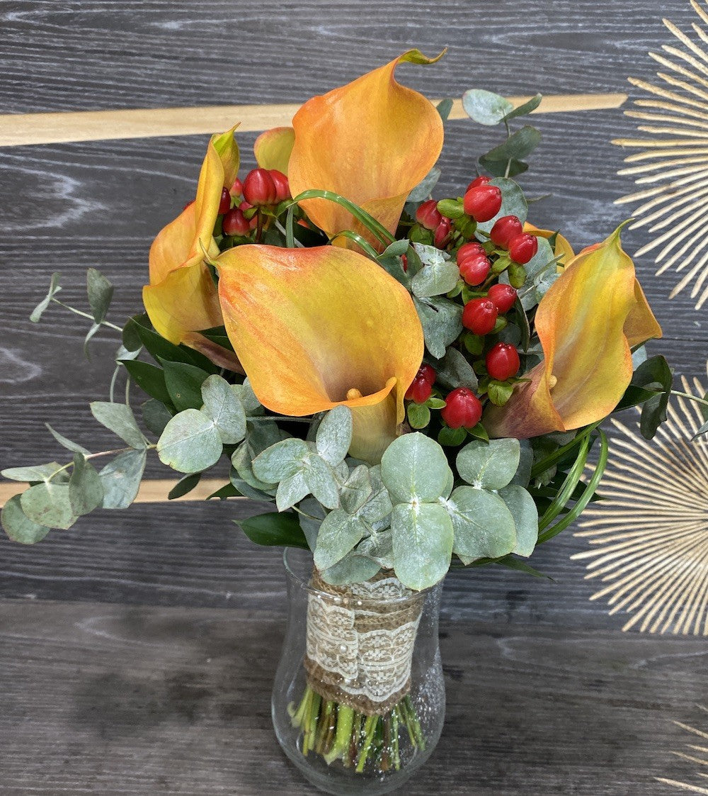 Buchet cununie cale portocalii si hypericum