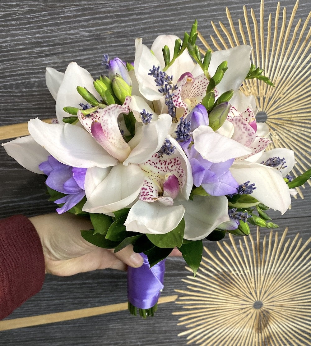 Comanda cele mai frumoase buchete de mireasa orhidee cymbidium la preturi imbatabile!