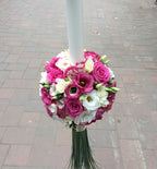 Lumanare de botez cu lisianthus si trandafiri roz