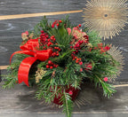 Aranjament Craciun - brad natural, ilex si conuri