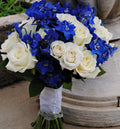 Buchet de mireasa albastru delphinium