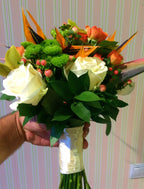 Buchet de mireasa colorat din strelitza, minirose, trandafiri