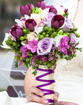 Buchet de mireasa - orhidee alba, lalele mov, trandafiri, frezii, bouvardia si hypericum