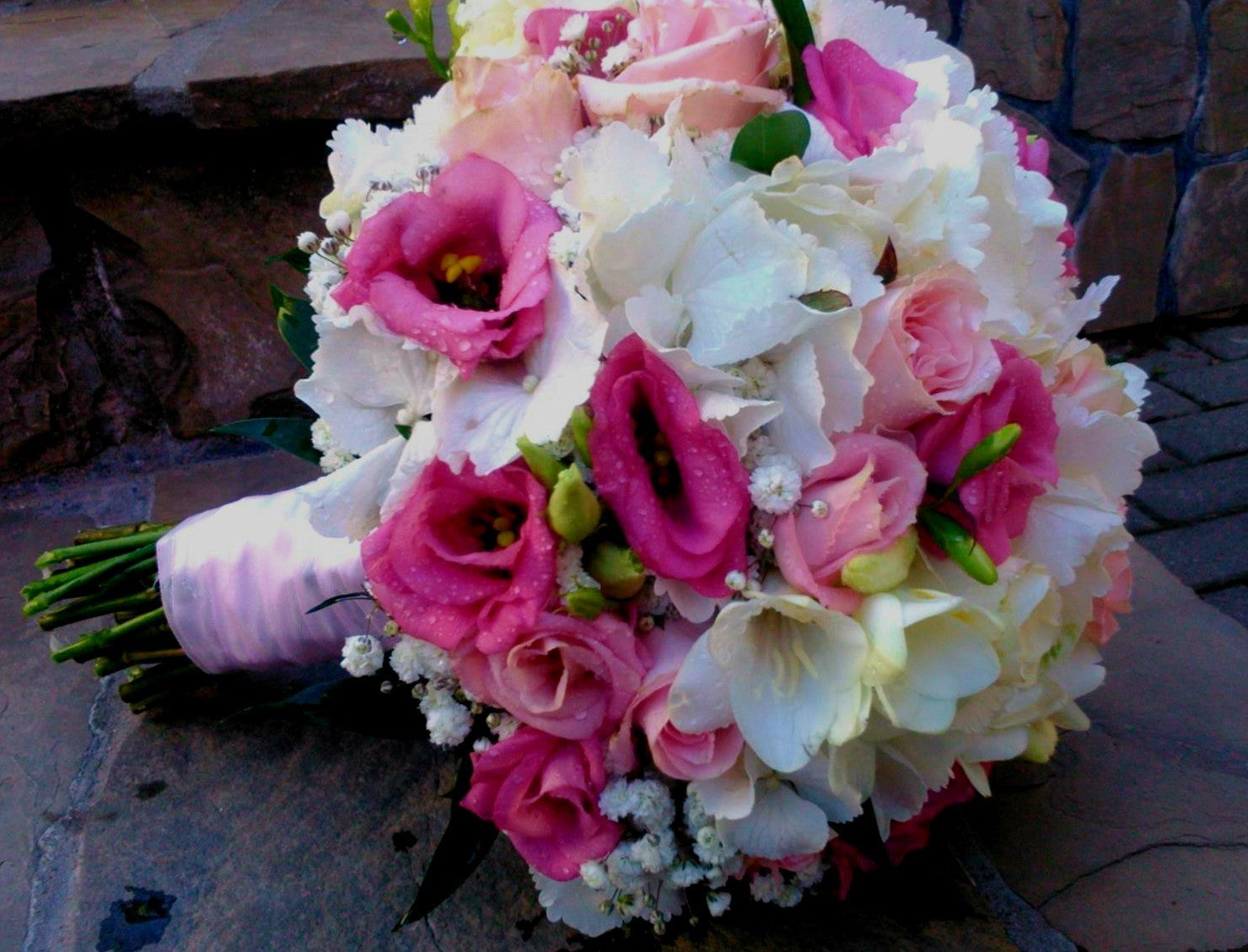 Buchet mireasa lisianthus si hortensie