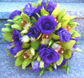 Buchet mireasa orhidee imperiala cymbidium si lisianthus