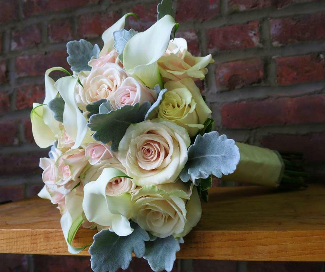 Buchet cununie trandafri si cale