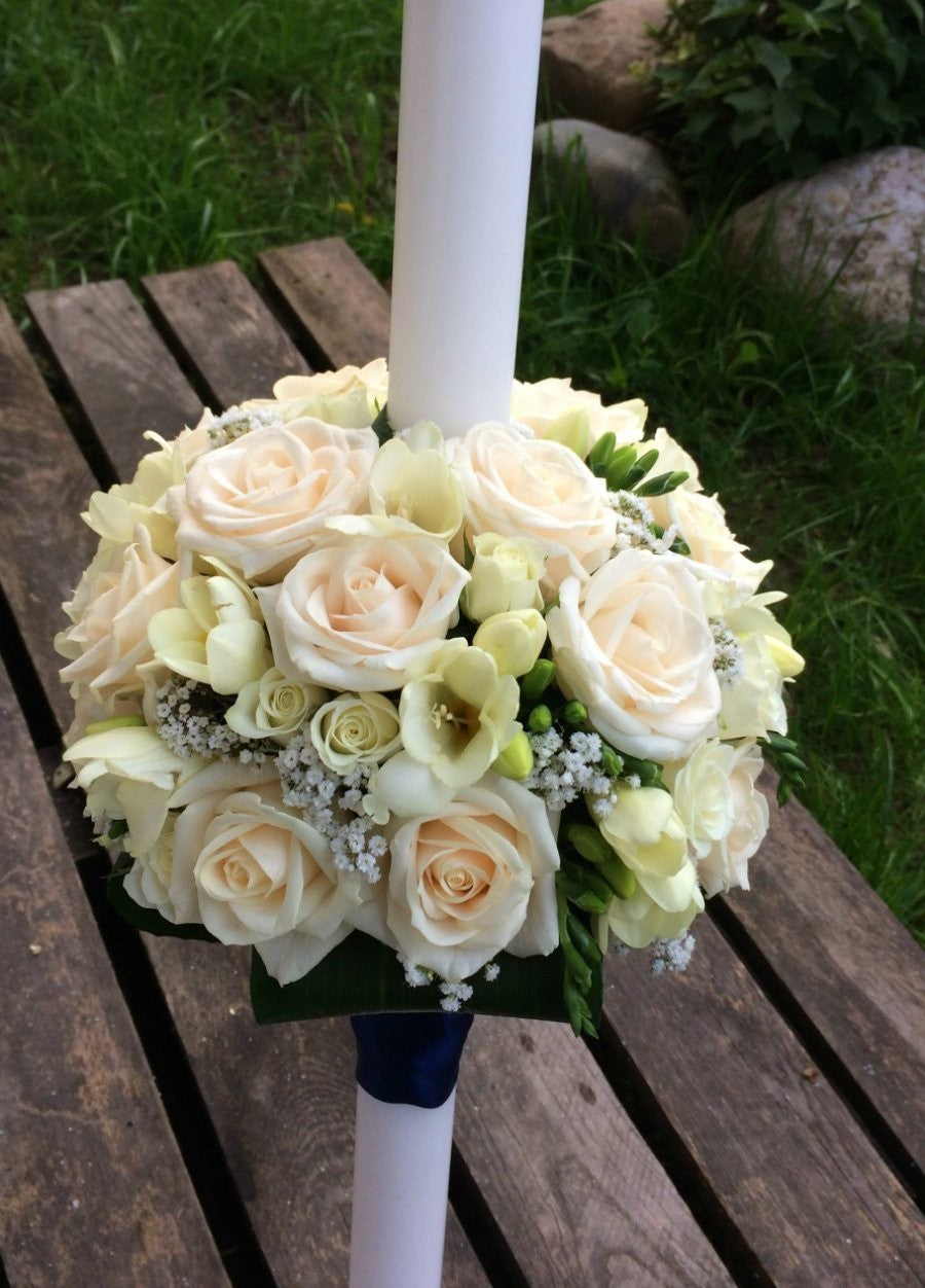 Lumanare botez cu trandafiri crem si minirose