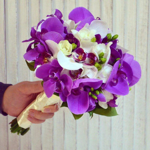 Alege unul din cele mai frumoase modele de buchete de mireasa cu orhidee phalaenopsis!