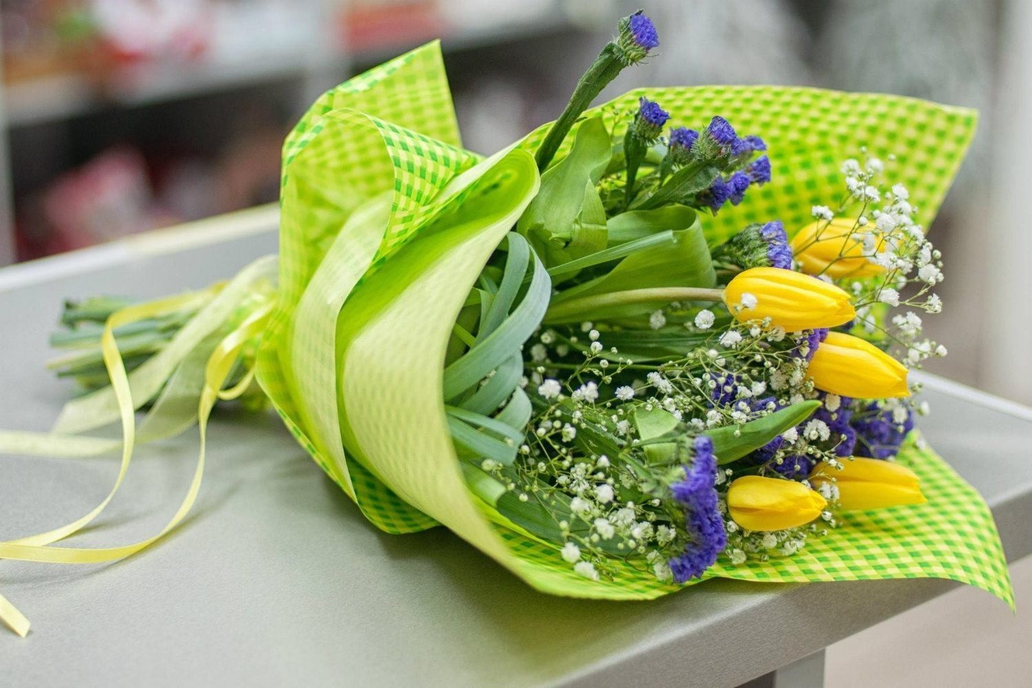 Comanda online buchete de zambile la cel mai bun pret cu livrare rapida!