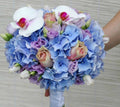 Buchet de cununie hortensie albastra si trandafiri roz