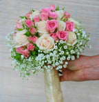 Buchet mireasa cu minirose si trandafiri crem