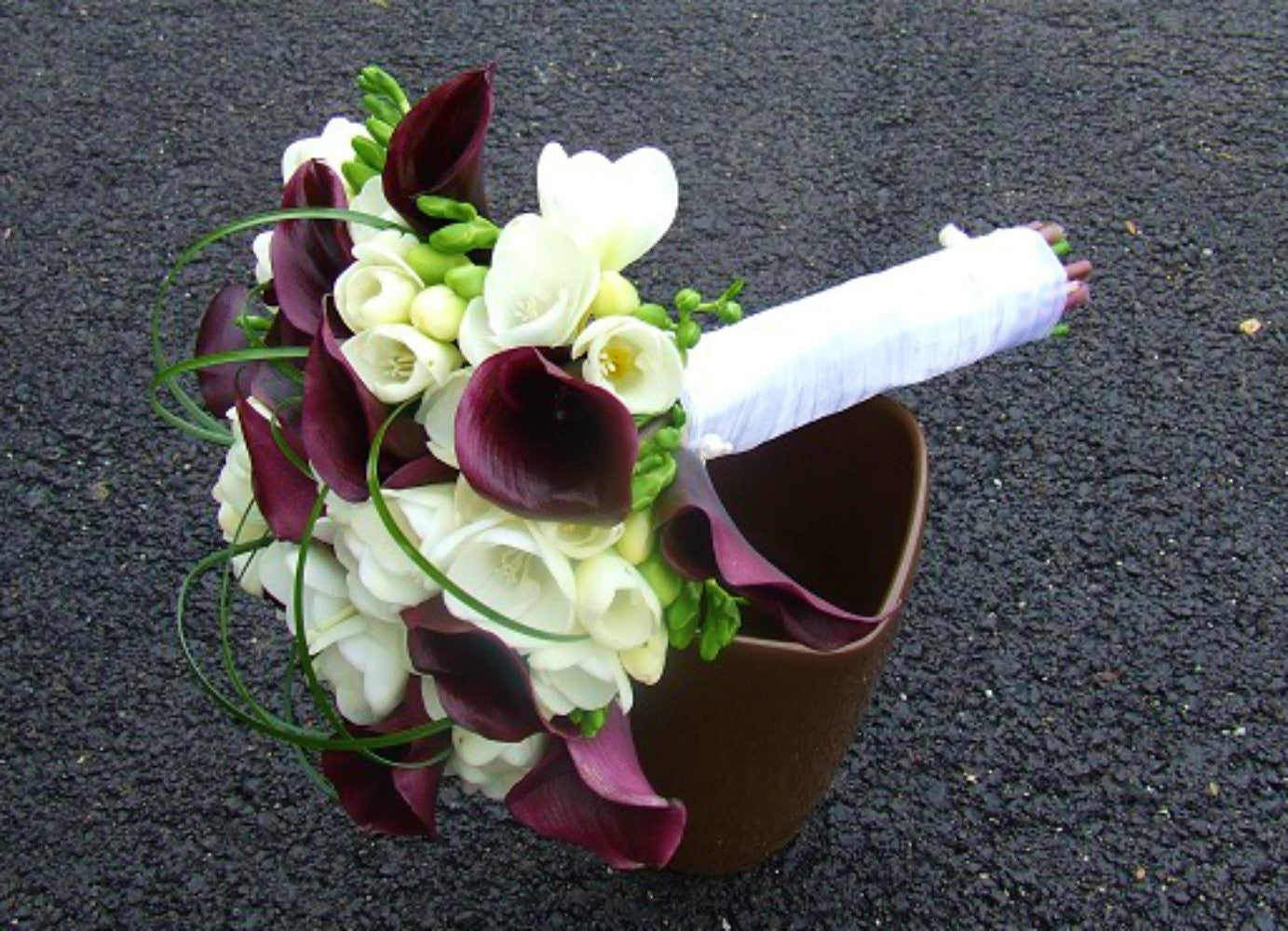 Buchet cununie cale grena si frezii