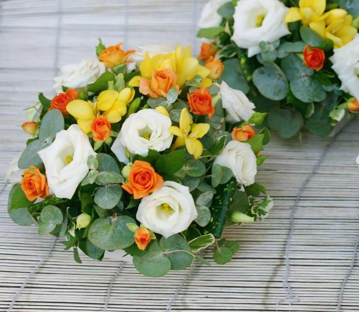 Aranjament masa nunta lisianthus, si frezii