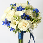 Buchet mireasa delphinium albastru, cale si frezii