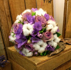 Buchet mireasa bumbac, trandafiri si frezii