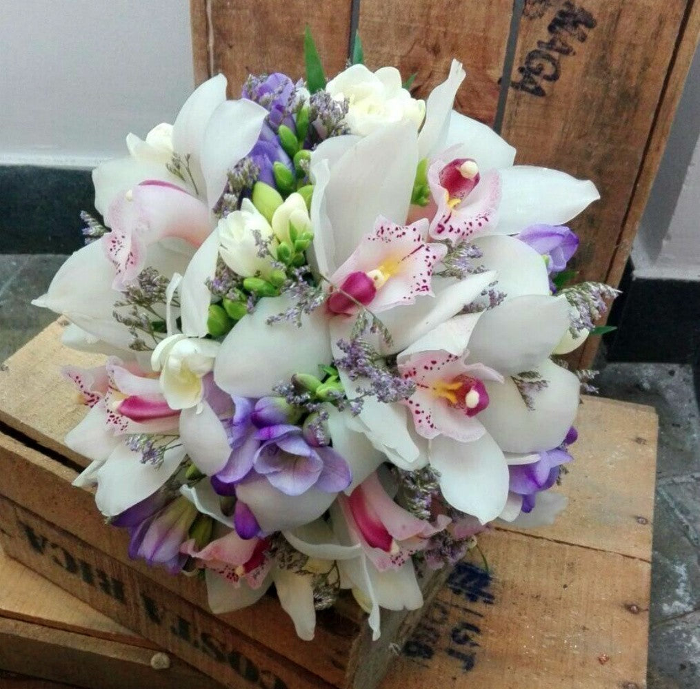 Comanda cele mai frumoase buchete de mireasa orhidee cymbidium la preturi imbatabile!