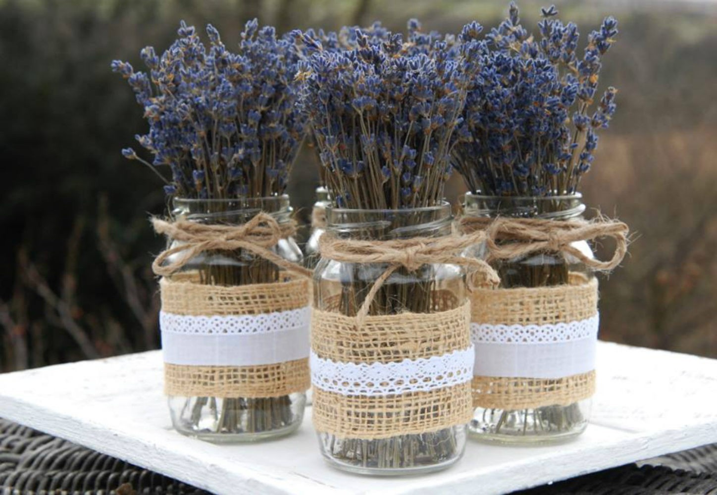 Comanda Aranjament masa lavanda, pret special cu livrare in Bucuresti!