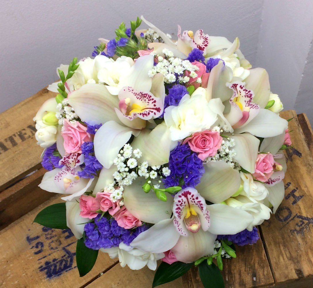 Comanda cele mai frumoase buchete de mireasa orhidee imperiala la preturi imbatabile!