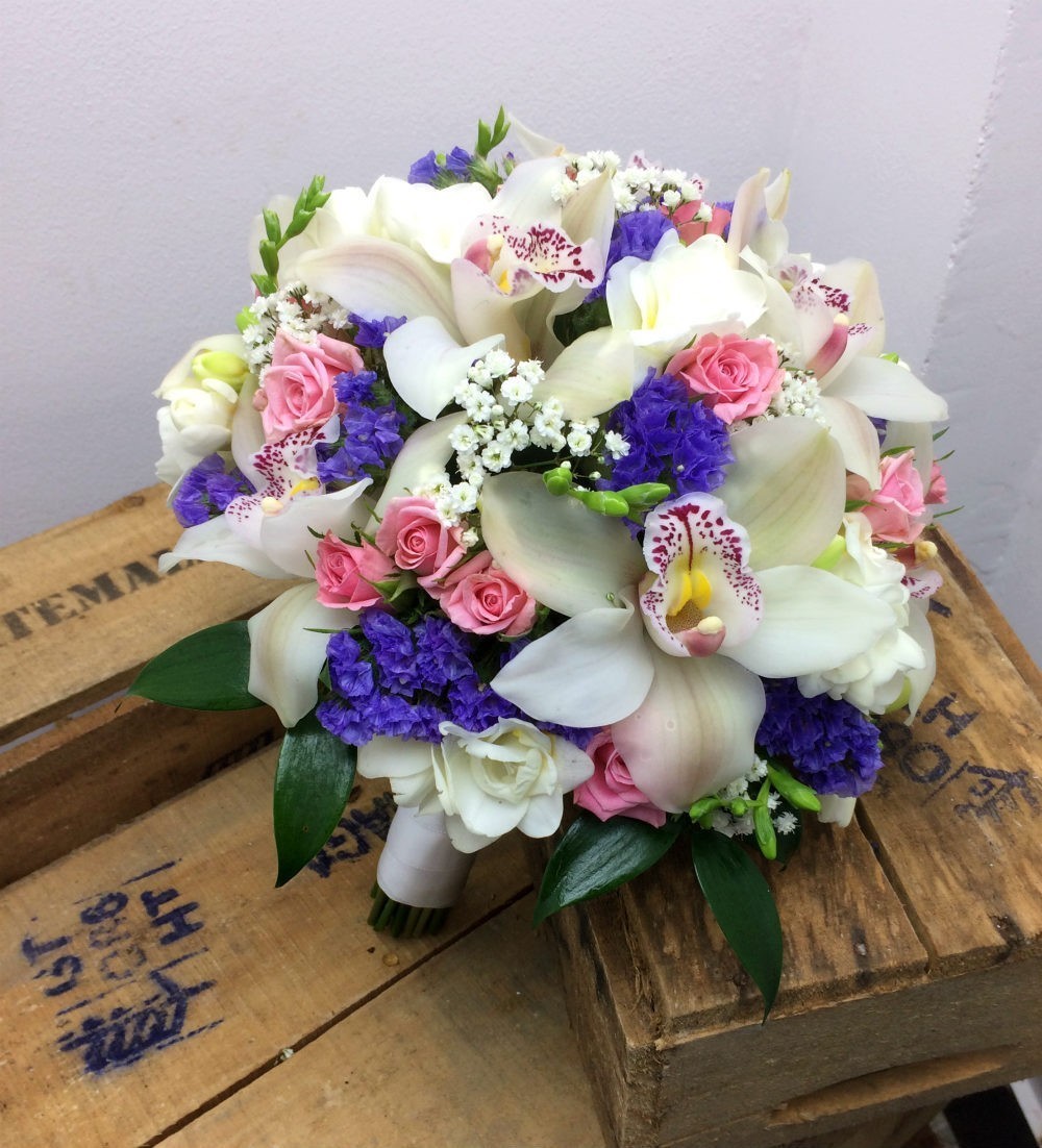 Comanda cele mai frumoase buchete de mireasa orhidee imperiala la preturi imbatabile!