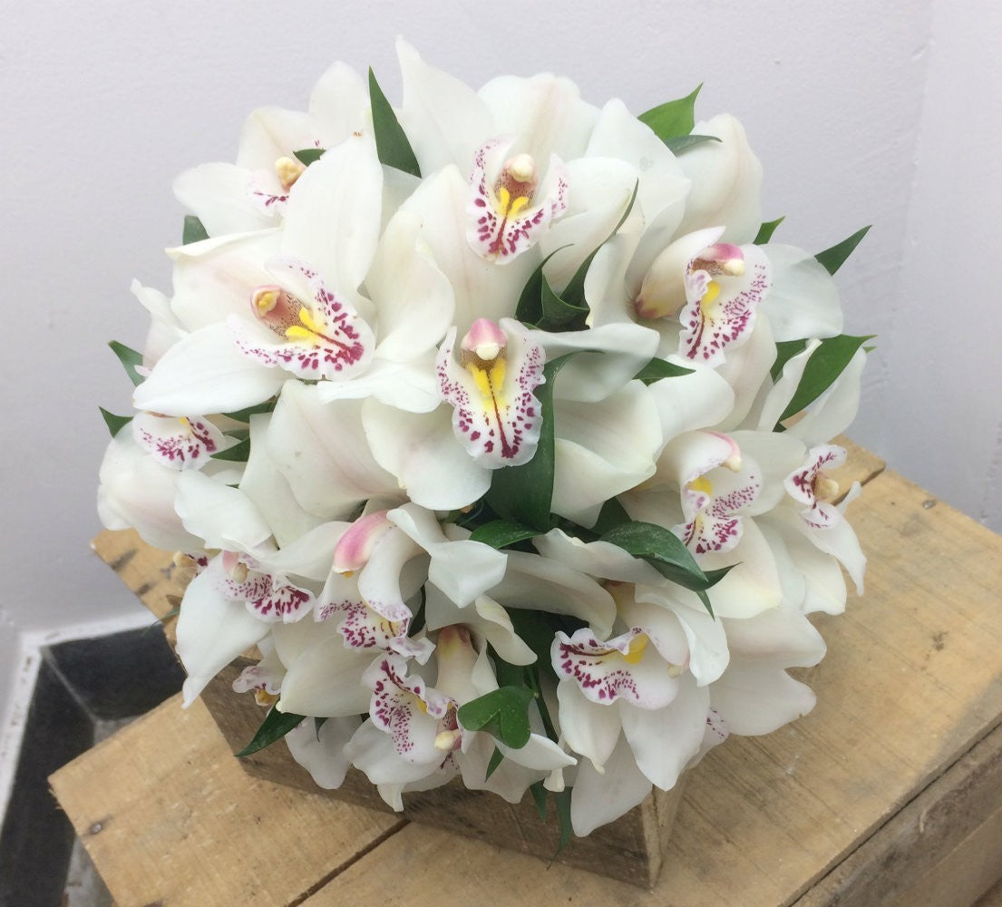 Buchet mireasa din orhidee cymbidium alba