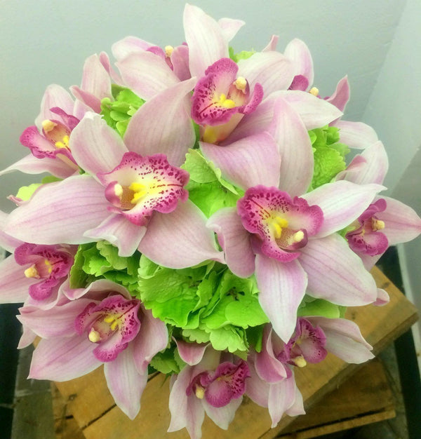 Comanda online cele mai frumoase buchete mireasa cu hortensie si orhidee