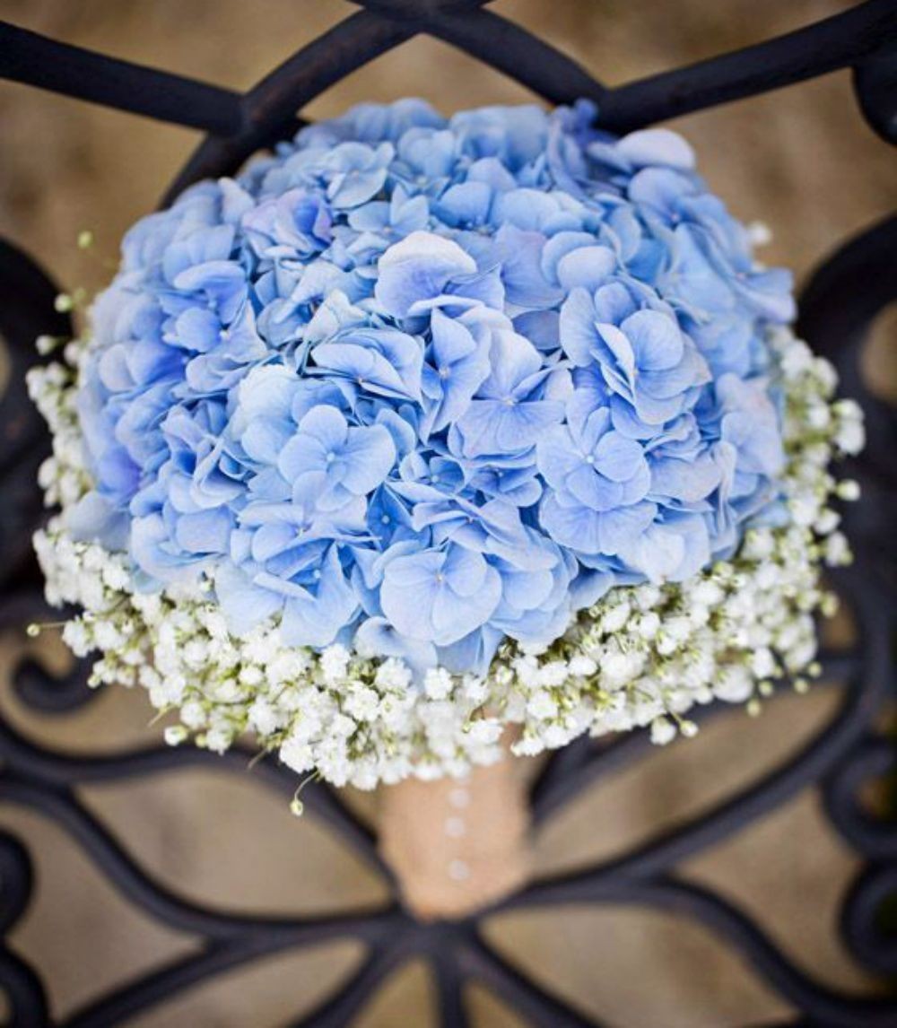 Buchet mireasa hortensie si floarea miresei la cel mai bun pret cu livrare!