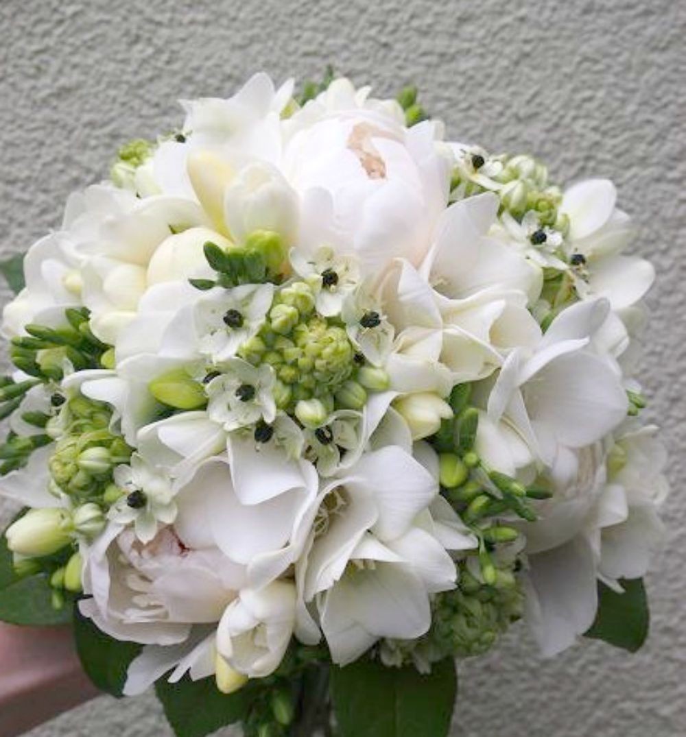 Buchet mireasa bujori si ornithogalum la cel mai bun pret, cu livrare!