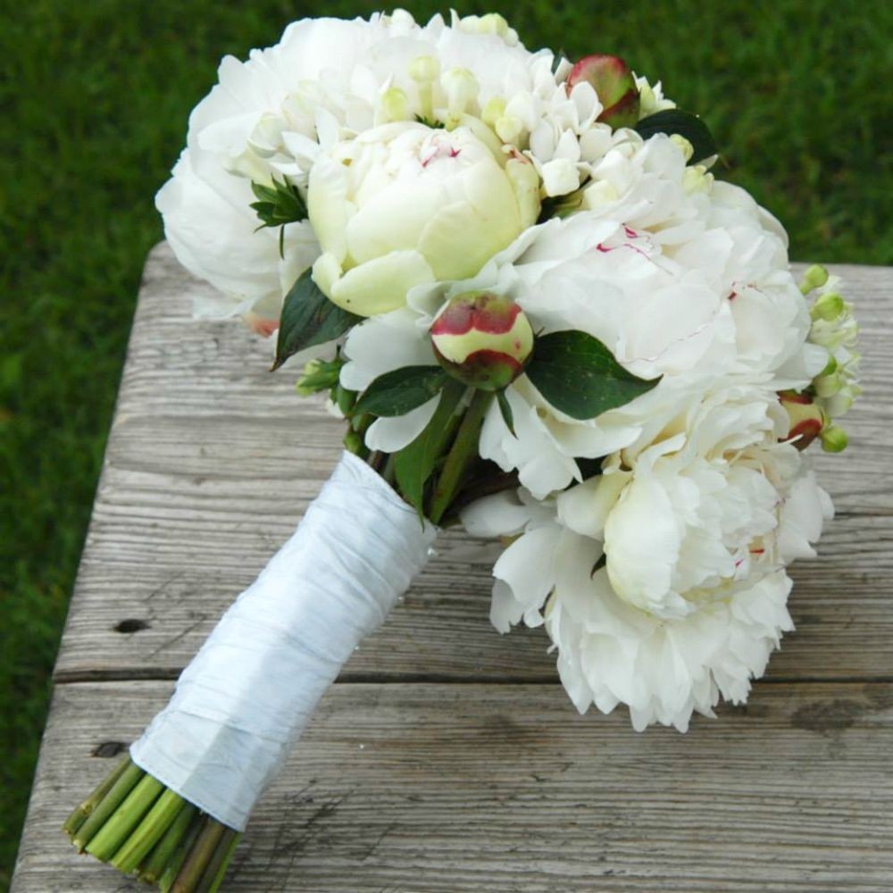 Modele de buchete mireasa bujori la cele mai bune preturi!