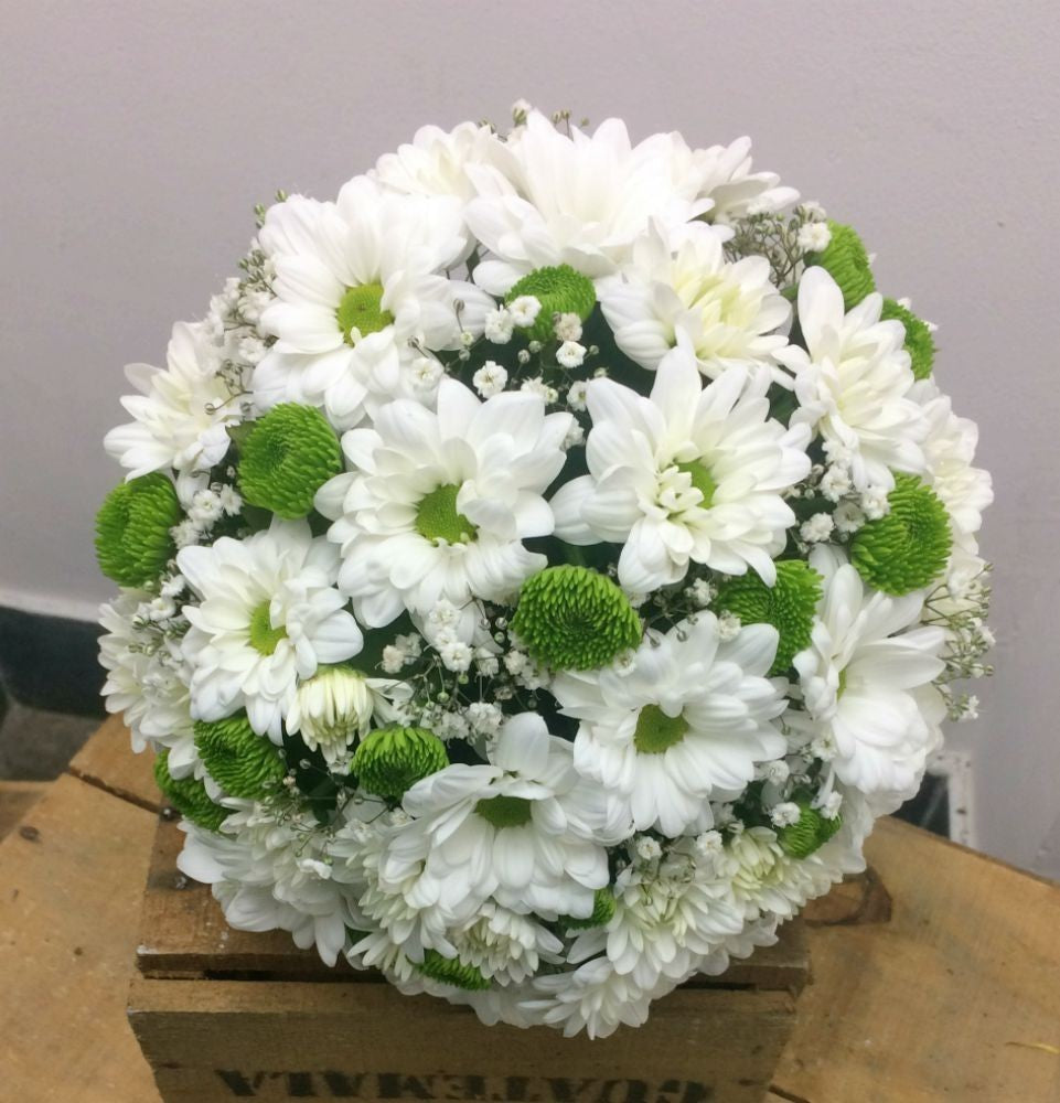 Buchet de mireasa cu margarete si santini