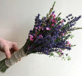 Buchet cununie rustic lavanda si wax flowers
